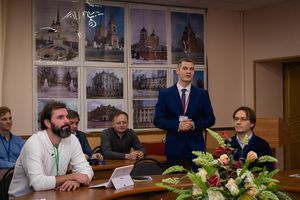 Координатор IT-Форума в БГИТУ Олег Казаков приветствует участников